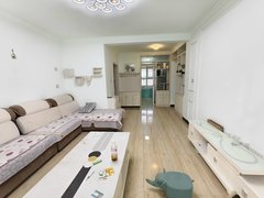 阿拉尔幸福路国际商贸城三五九小区  步梯五楼  有空调   家电家具齐全  拎包入出租房源真实图片