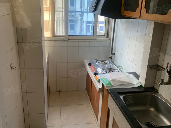 镇江京口桃花坞华润新村一期华润新村一期三楼半中装独库16平米江南