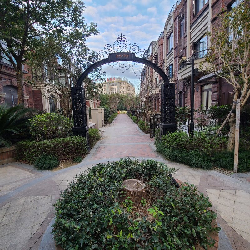 金地艺境二期别墅内中环之间