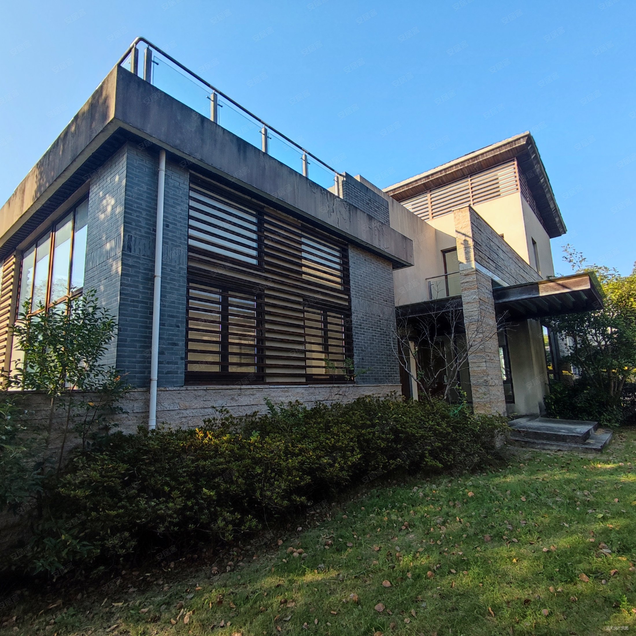 新出 太湖高尔夫山庄 带一亩花园 环境好 房东急售,太湖高尔夫山庄