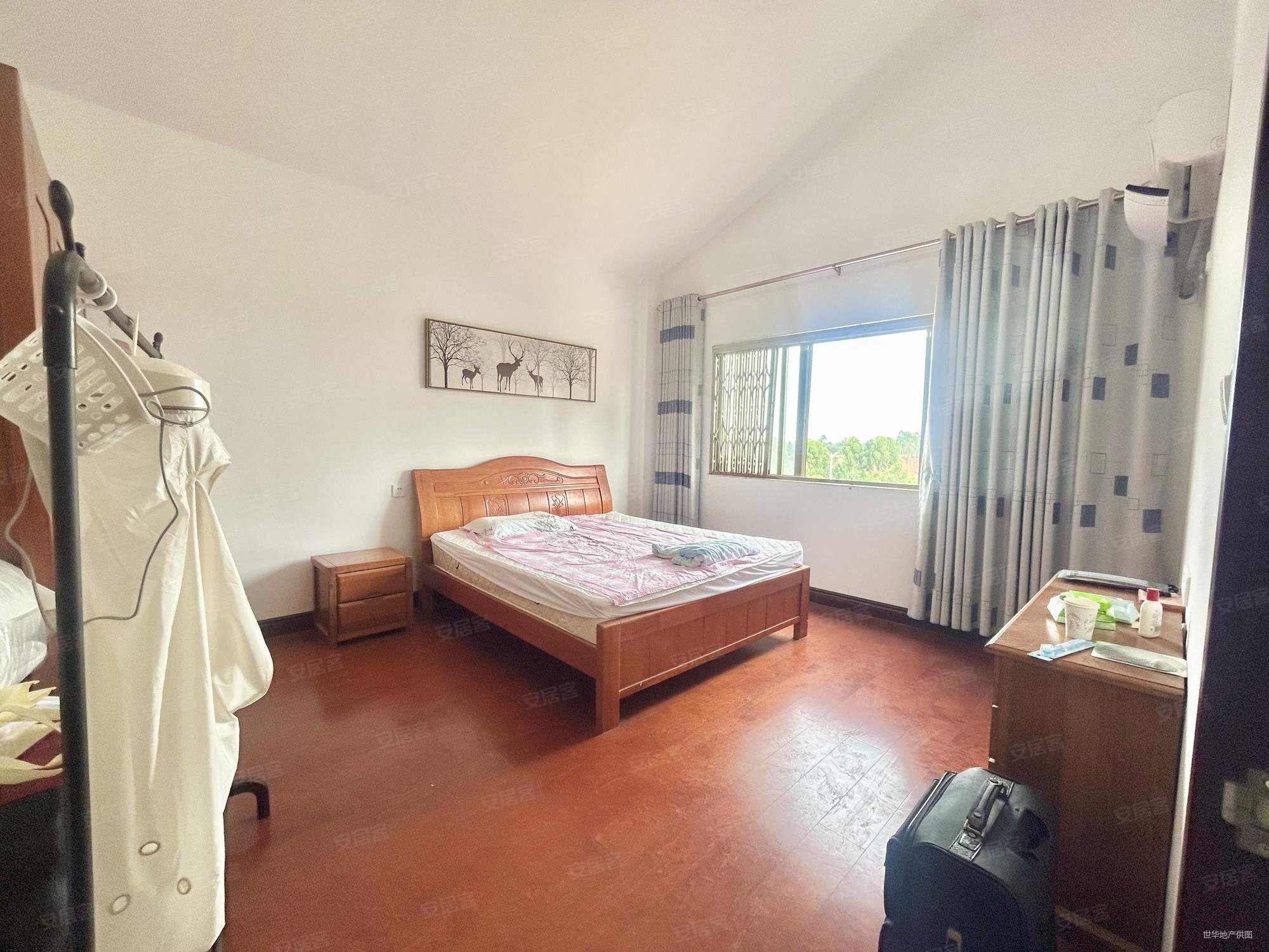 茂名碧桂园4室2厅3卫198㎡南北75.8万