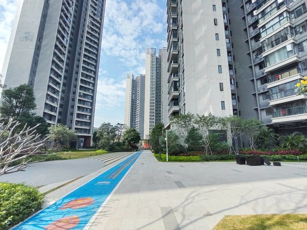 广州南沙黄阁中国铁建海语熙岸家电已经配齐 全新未住 阳台有防盗网