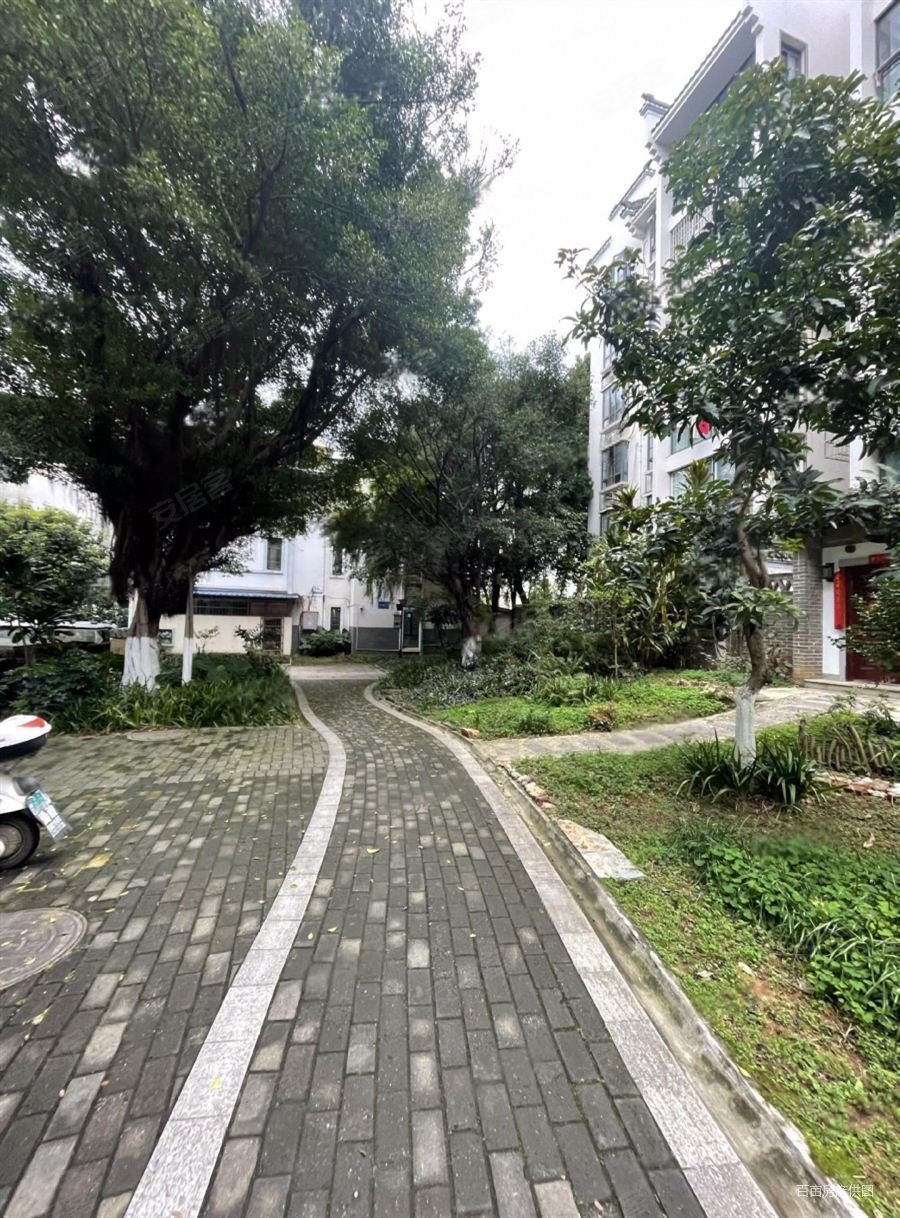 兴佳清华坊4室2厅2卫273.68㎡南北190万