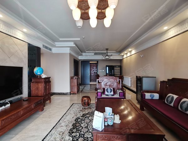 重庆渝中一号桥协信公馆协信公馆 4室2厅3卫 207平 电梯房 配套齐全