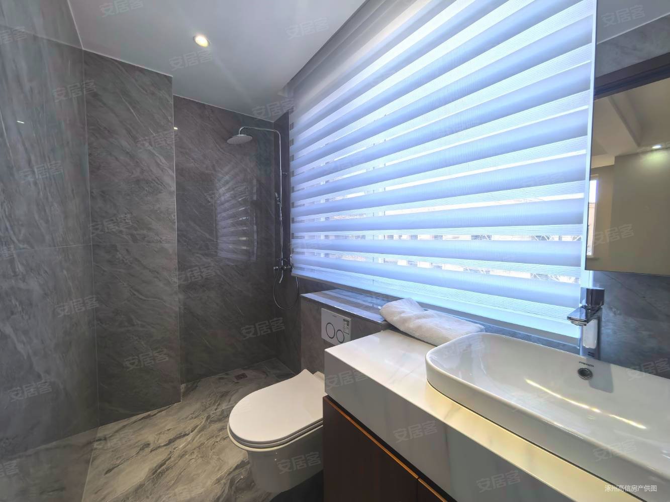 西京都高尔夫别墅4室3厅5卫237㎡南北106.1万