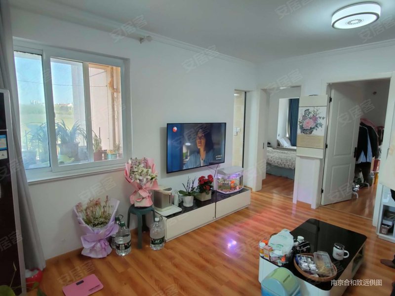 迈皋桥 正南朝向 中间楼层 出行方便 电梯房 小三居 临地铁