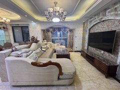 巴中巴州老城华兴丽景天城E区 4室2厅2卫 电梯房 配套齐全 125平出租房源真实图片