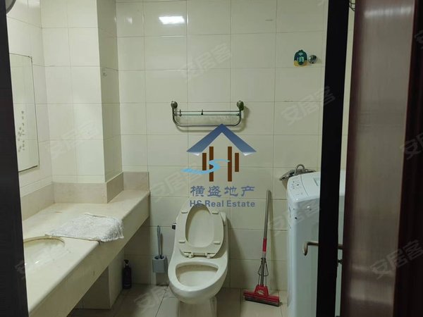 金华东阳东阳市中心吴宁西路70号楼户型方正，精装修，地段交通方便。出租房源真实图片