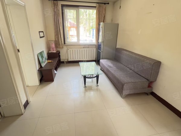 包头青山文化路青宾小区出租青宾小区一楼 两居室位置好。家具家电齐全拎包入住出租房源真实图片