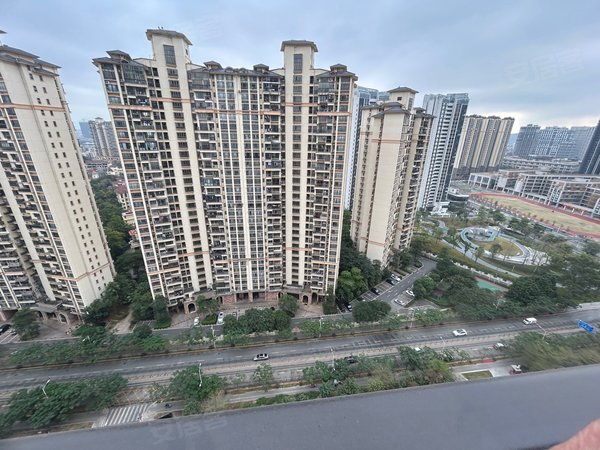 深圳龙岗南联颐翠名庭颐翠名庭两房全新家私伶包入住出租房源真实图片