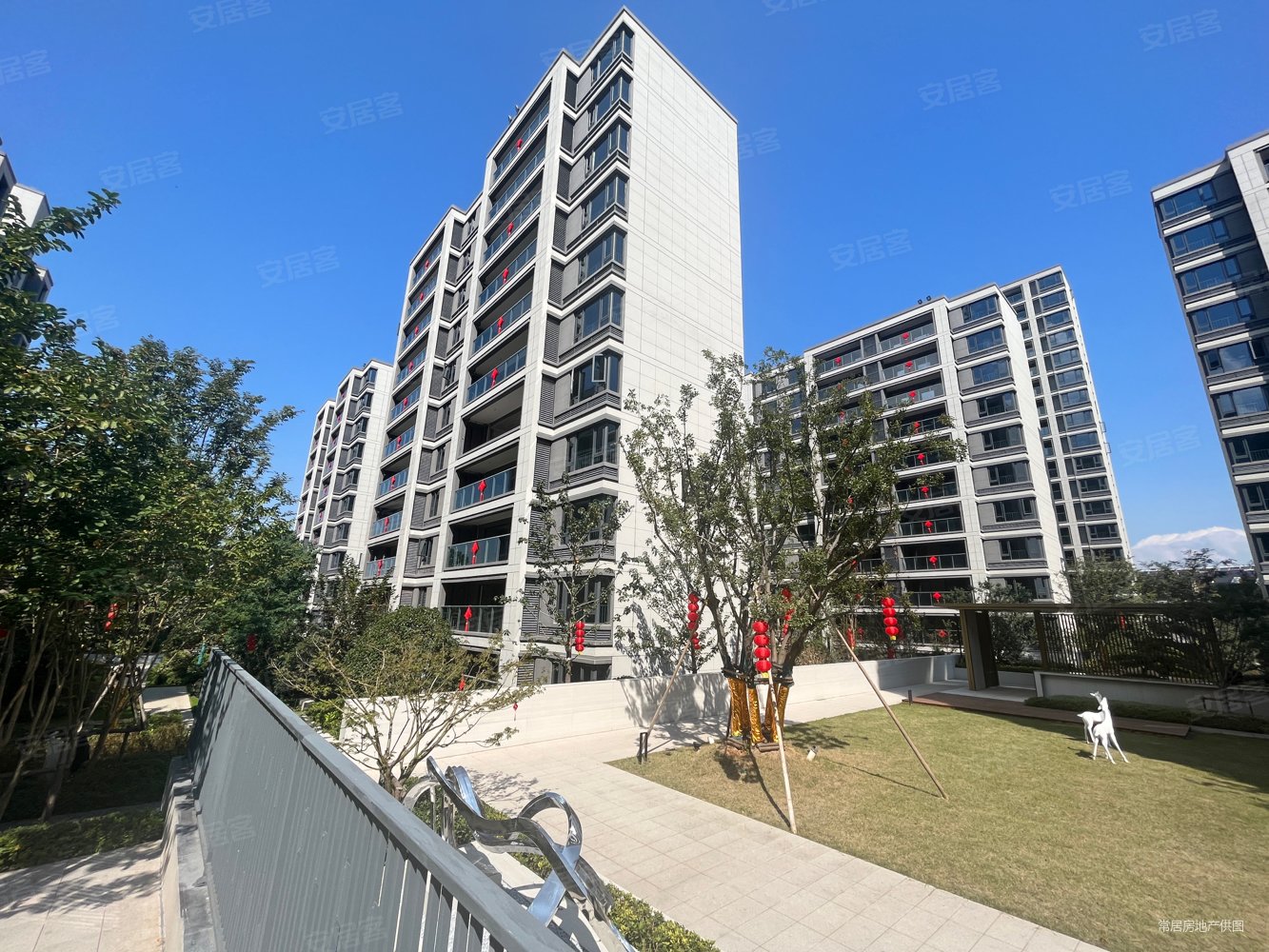 银泰旁全新洋房东义府107平好楼层带车位155万