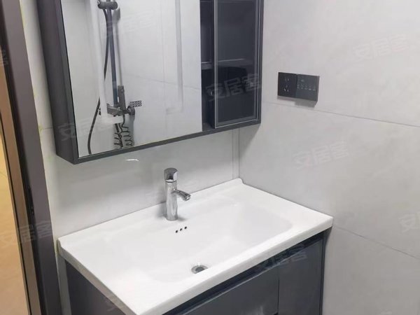 临夏临夏市金泰中央广场大河家园大河家园中高层145平米三室两厅两卫全装带家具家电月1800出租房源真实图片