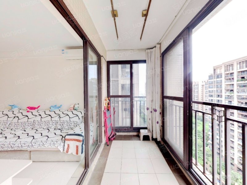 保利塞纳维拉 荔湾 实验  业主资金周转带车位急出 有意致电