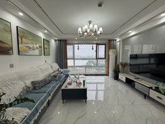 梁山伦达广场浙江装饰城第一出租美的亚湖景房精装四室拎包入住随时看房出租房源真实图片