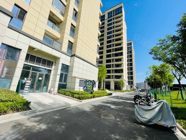 西安长安长安广场绿地城fun客公寓业主急租 短租 长租均可 对面长安