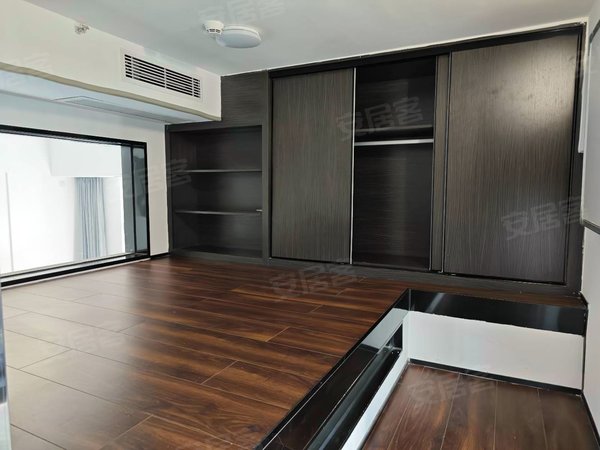 深圳龙岗大运恒明one恒明湾复试四房居家办  商住两用的朝南户型出租