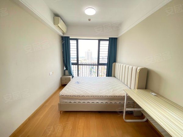 深圳龙岗横岗荣德雨辰公寓荣德国际 横岗地铁口 精装三房 拎包入住