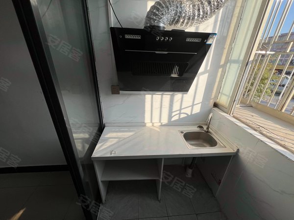 深圳龙岗宝龙南景南约新村宝龙比亚迪 亚辉龙附近电梯超大单间家私