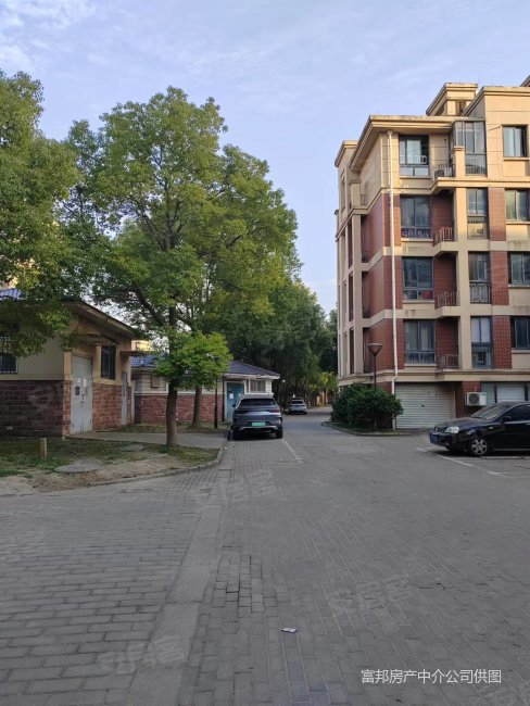 苏州房产网>苏州二手房>常熟二手房>董浜二手房>亲水湾花园>