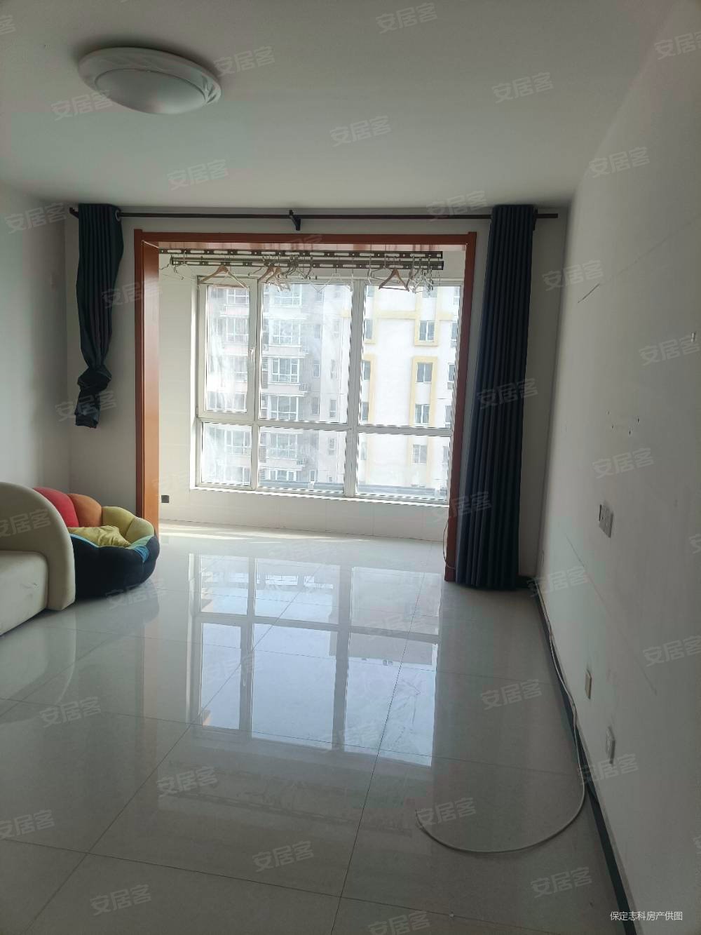 维多利亚夏郡3室2厅2卫134.69㎡南北95万