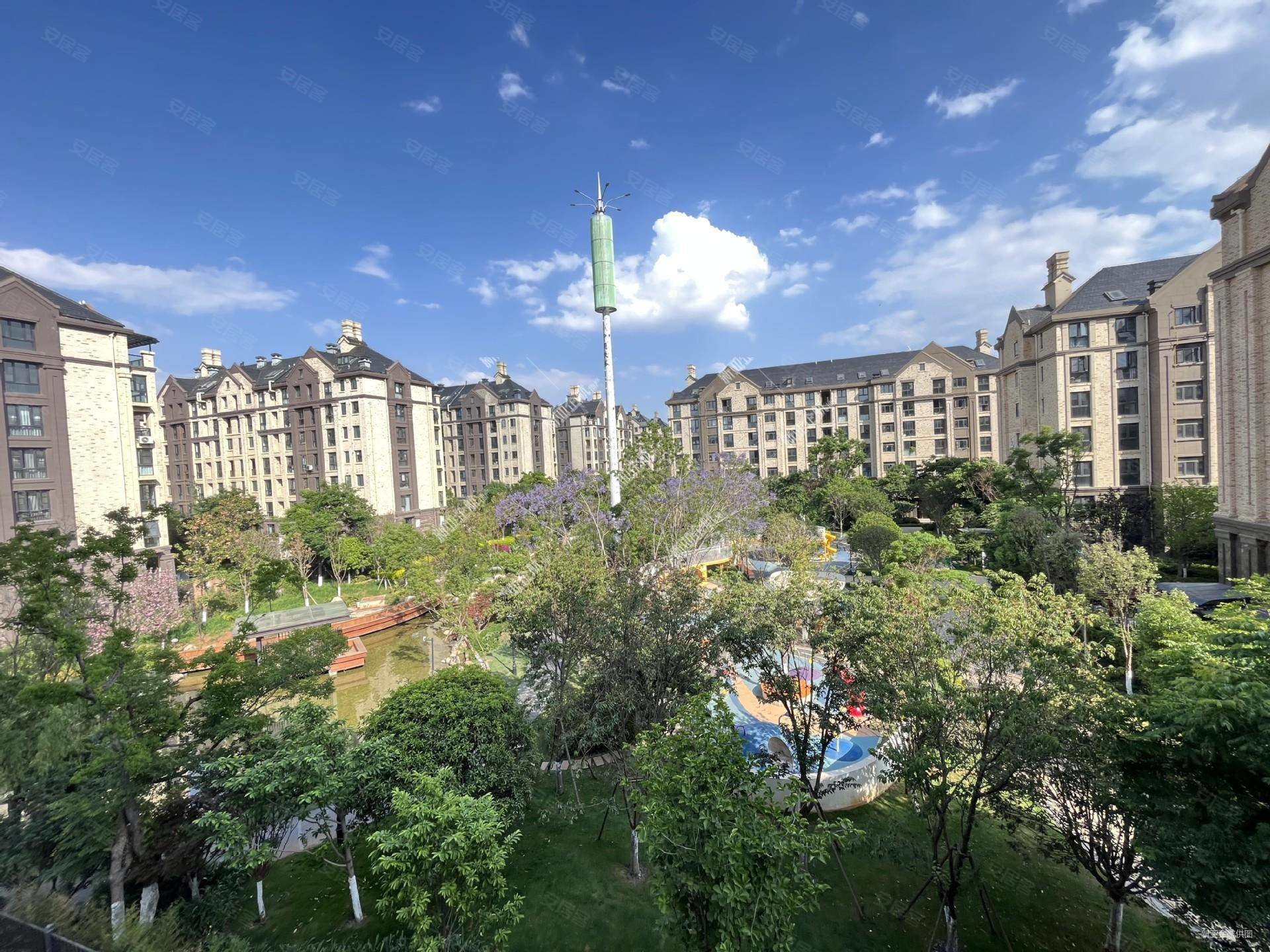 俊发滇池one9组伯克郡临地铁房东急售用高层的价格买洋房