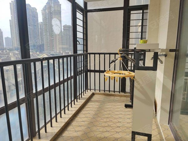 福州仓山浦上大道泰禾红峪实拍  泰禾红峪 精装大4房2厅2卫2阳台出租