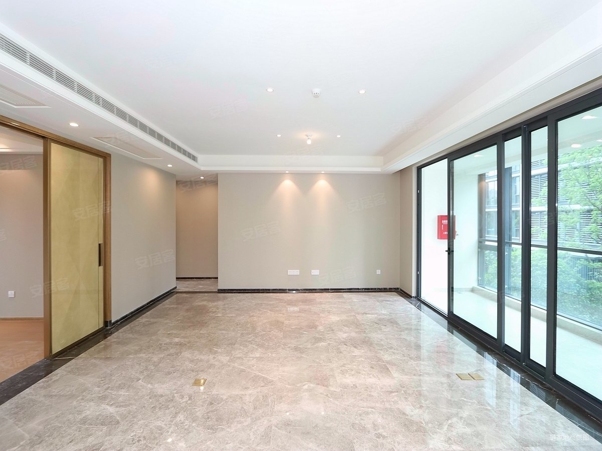 滨江丹枫四季次新房 房东一天没住过  品质小区 優值资产