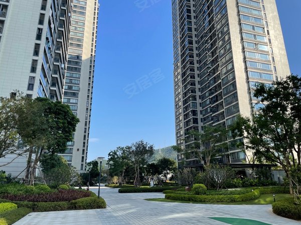 珠海高新区唐家湾翠湖香山百合苑翠湖香山精装3房,看高尔夫球场景观