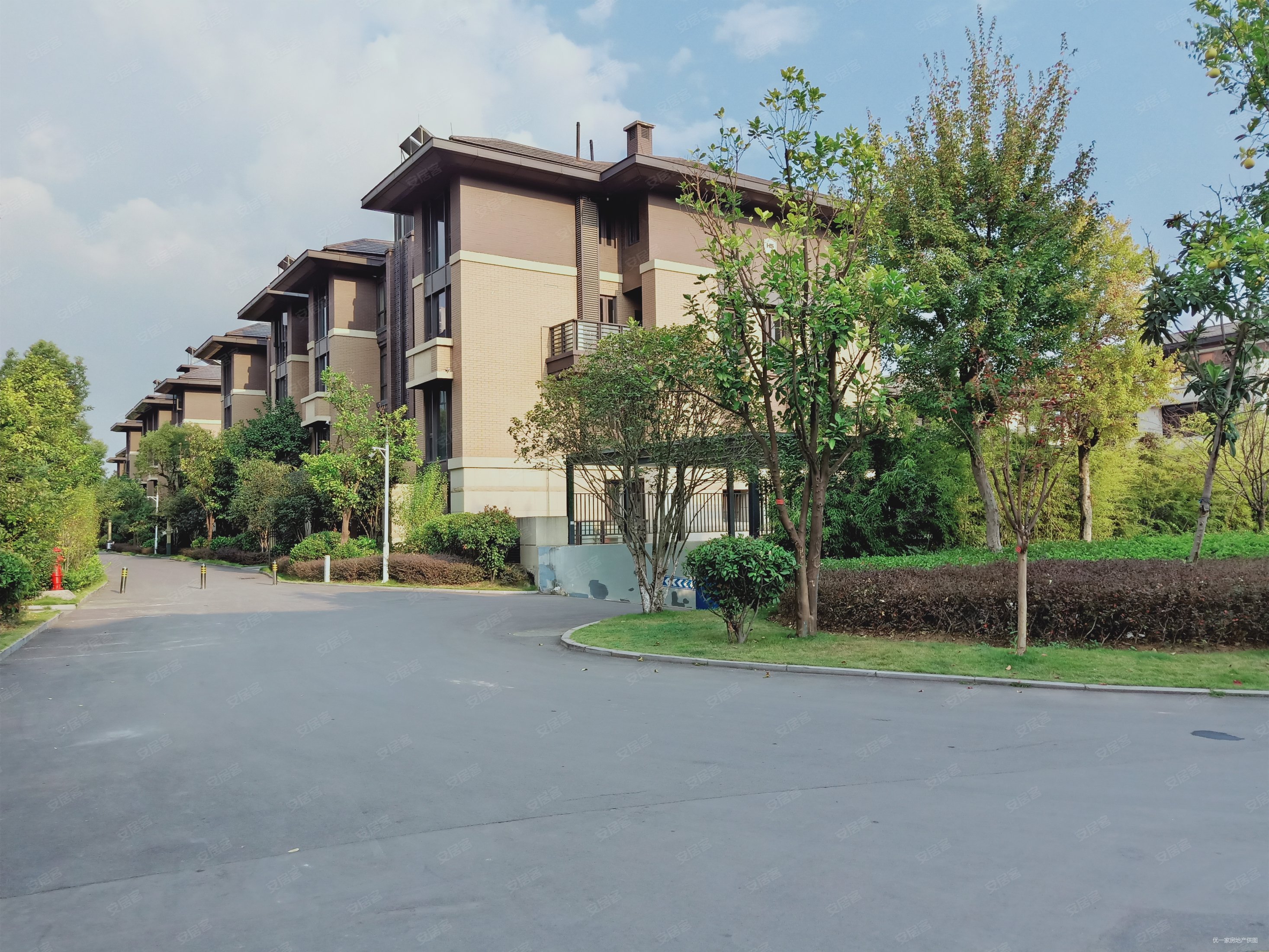 华侨城独栋别墅, 排看湖,央企品质, 景区,800平花园,纯水岸东湖天樾