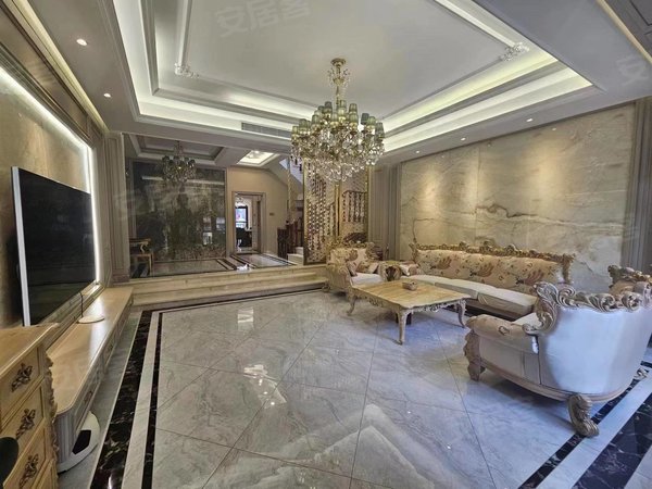 深圳龙华民治莱蒙水榭山深圳北站 独立别墅 5层内电梯房 700积 带花园