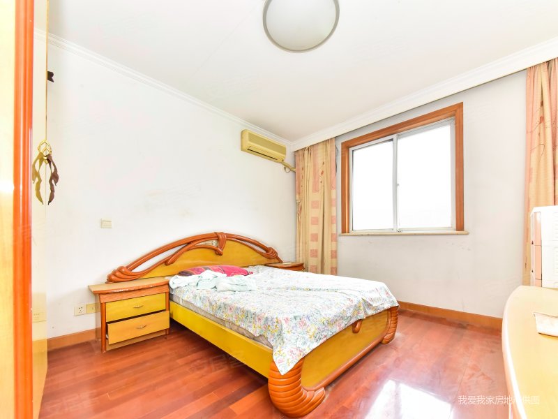 万丽花园3室2厅2卫129.73㎡南北350万