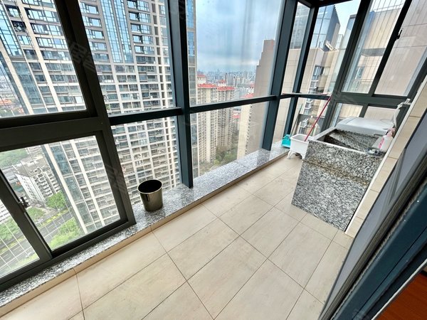 黎明租房,新精装富力融侨中心ifc融侨小福大宝龙城市广场交通方便地铁