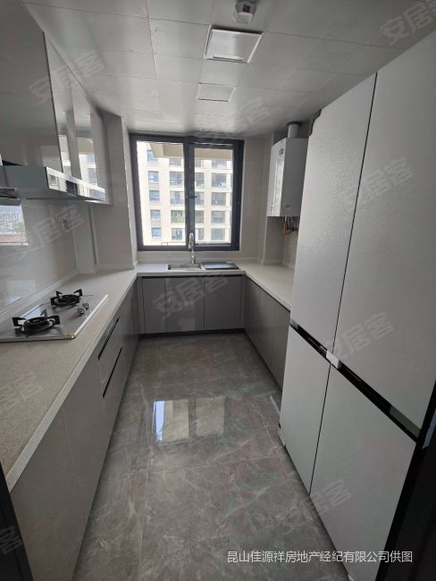 艺荟兰苑精装四房162平落地窗风景采光好