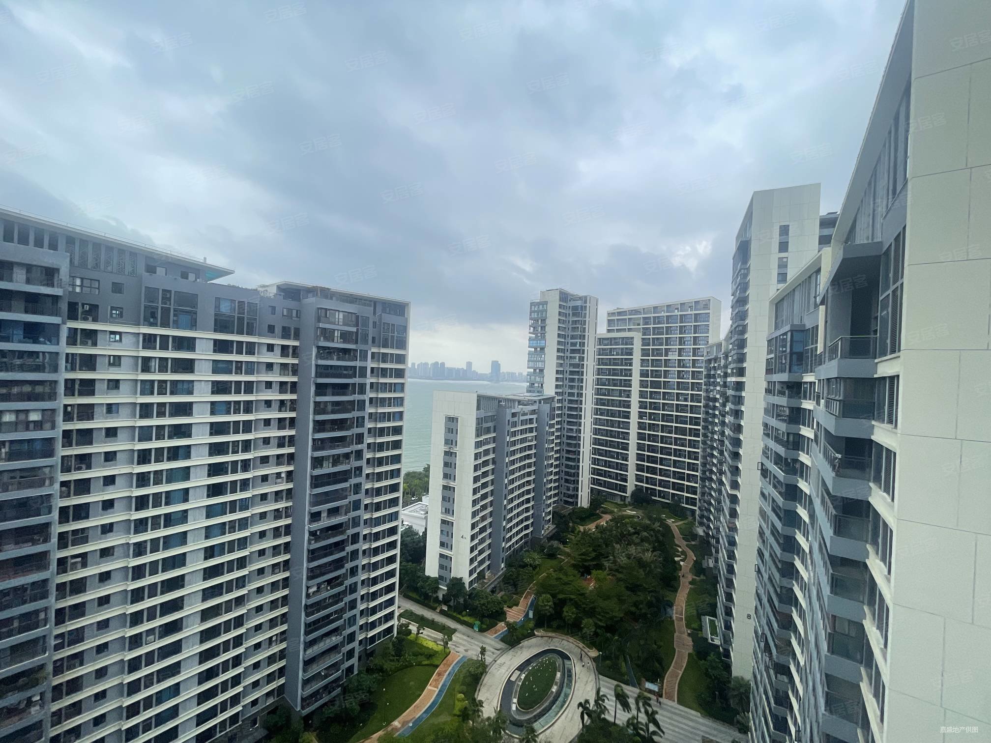 保利中央海岸3室2厅2卫165.76㎡南北430万