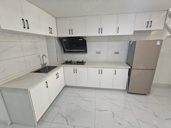 长春朝阳前进广场康达小区康达小区 押一付一可短租 拎包入住 交通便捷 附近还有房源出租房源真实图片