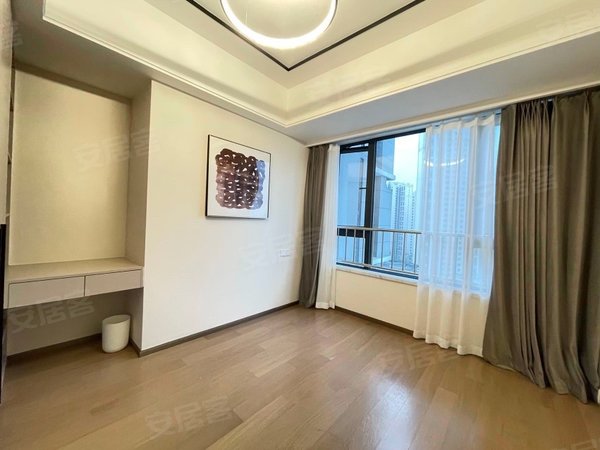 成都成华槐树店鲁能城三期鲁能天悦名邸,7号线槐树店地铁口,精装套3