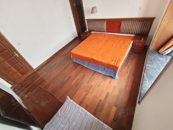 重庆渝北龙溪景馨苑花卉园轻轨口  配套齐全无中介 实图实价 邻包入住