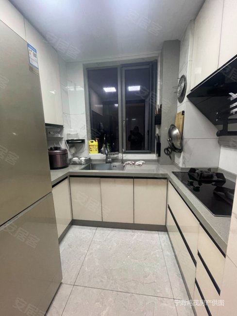 出售 得力宸园 3室2厅2卫 精装修 中央空调 带车位