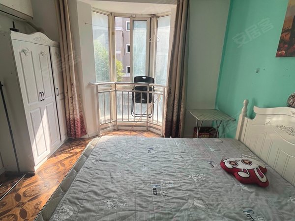 昆山陆家陆家镇博雅景园实拍临近世硕启佳洽兴旁主卧带阳台出租,家具