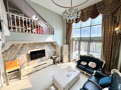 武汉武昌南湖花园双层四室童话城堡，阳光漫溢每一层，把日子过成公主的浪漫日常出租房源真实图片