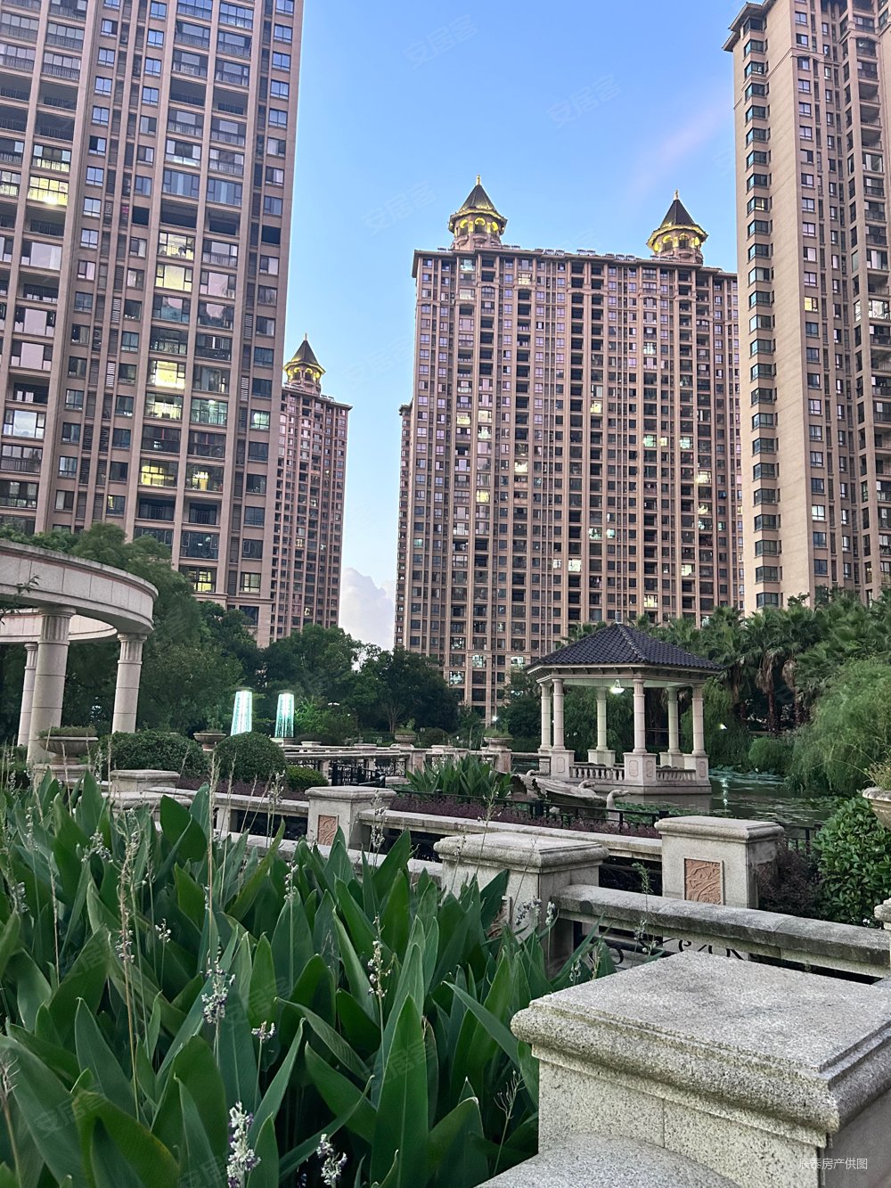 立新苏杭之星3室2厅2卫132.97㎡南北225万