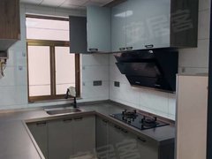 大丰大中大中城区龙腾一品旁，精装修拎包入住，2室2厅1卫，有个小车库出租房源真实图片