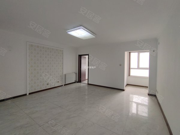 迁安新天地美域11区新天地美域11区 2室1厅1卫 南北通透 102平 精装修