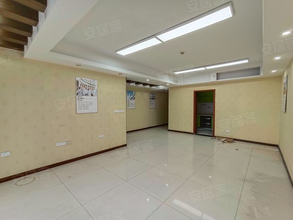 重庆江北观音桥红鼎国际名苑观音桥大融城上 红鼎国际a座117平3800