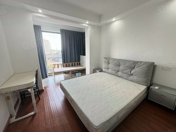 宁波慈溪慈溪银泰融创江景苑上新,市区两室独门独户,民用水电,带车位