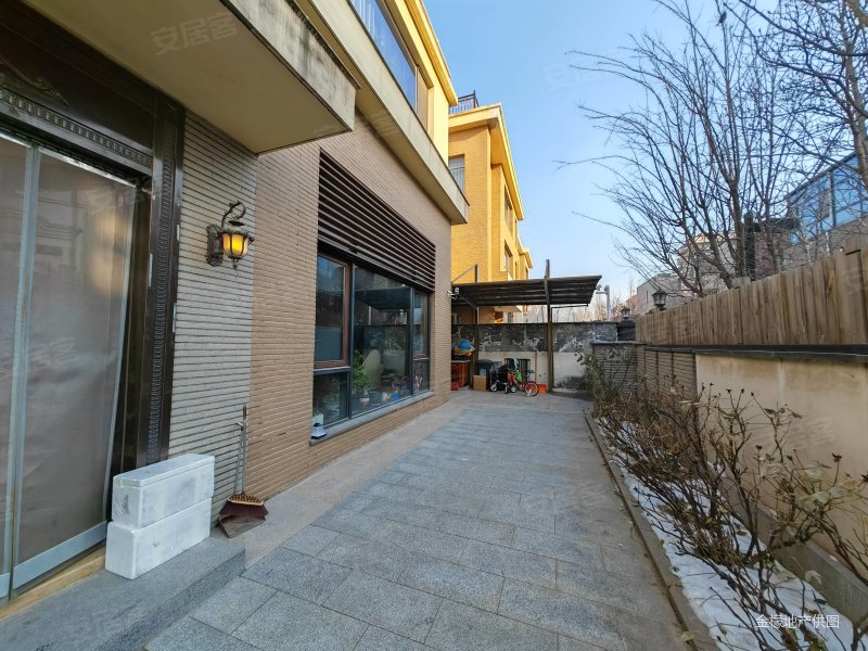 富力湾独栋别墅 边户300平大   自住精装修采光好价格可谈