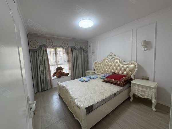 凉山西昌长安中中信国际花城西客站 中信国际花城 套三 精装修 家具家电齐全 拎包入住出租房源真实图片