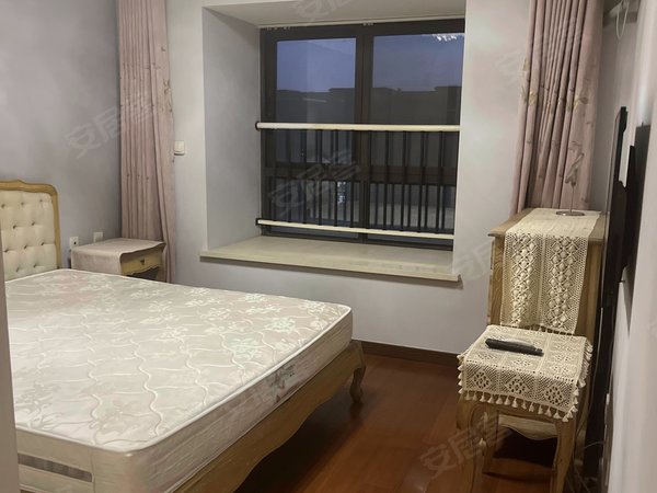 苏州吴中越溪新城石湖公馆大学城对面好房,近sm 广场,生活方便拎包