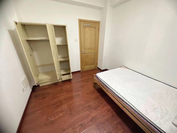 电梯楼正规房间民用水电 近3号线钱湖北路出租房源真实图片