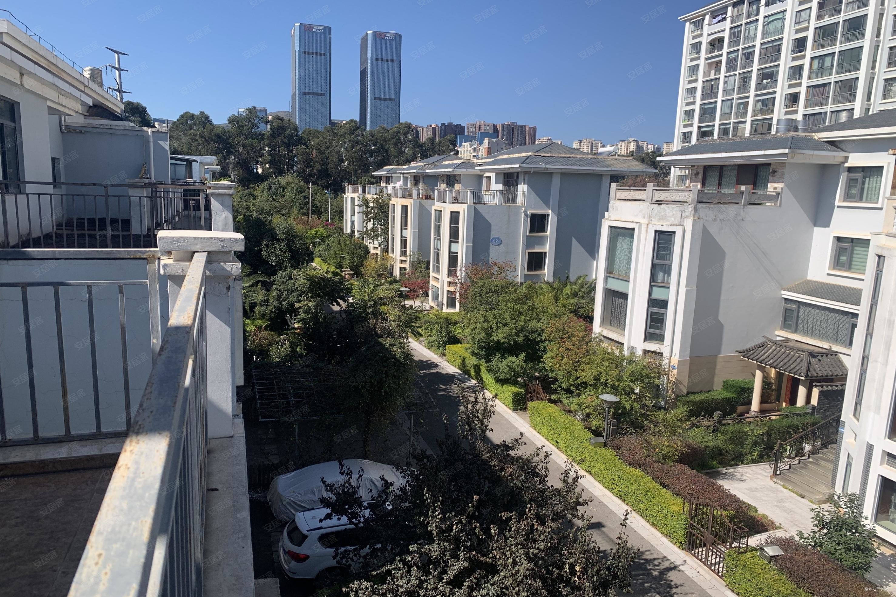 金江小区熙苑(别墅)7室4厅4卫282.25㎡南北1520万